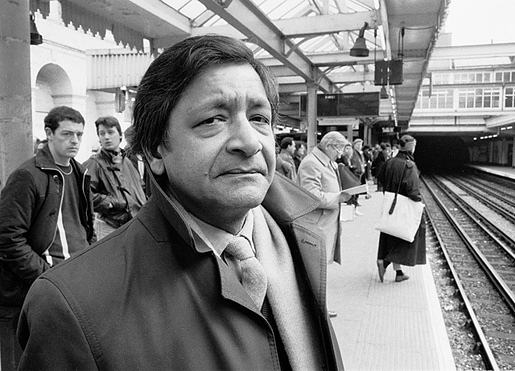 naipaul_trainstation